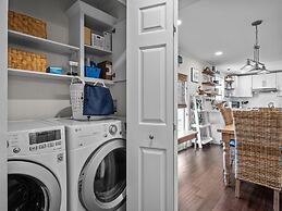 Sea La Vie 3 Bedroom Home by RedAwning