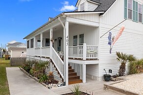 Sea La Vie 3 Bedroom Home by RedAwning