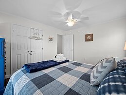 Sea La Vie 3 Bedroom Home by RedAwning