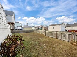 Sea La Vie 3 Bedroom Home by RedAwning