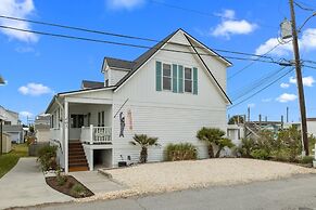 Sea La Vie 3 Bedroom Home by RedAwning