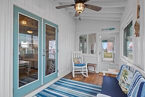 Sea La Vie 3 Bedroom Home by RedAwning