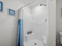 Sea La Vie 3 Bedroom Home by RedAwning