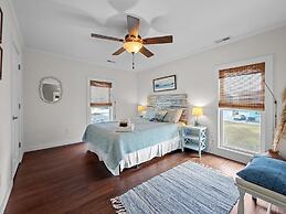 Sea La Vie 3 Bedroom Home by RedAwning