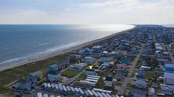 Sea La Vie 3 Bedroom Home by RedAwning