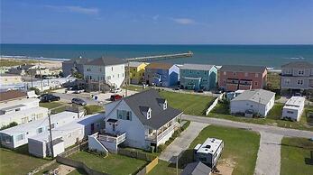 Sea La Vie 3 Bedroom Home by RedAwning