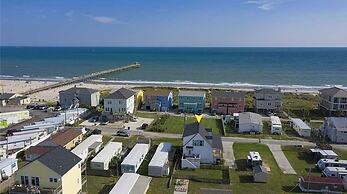 Sea La Vie 3 Bedroom Home by RedAwning