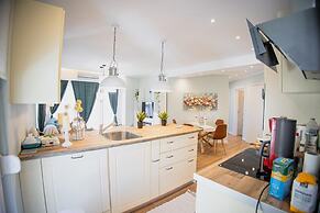 Valentini s Uptown Flat