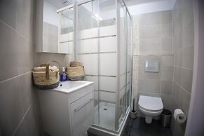 Valentini s Uptown Flat