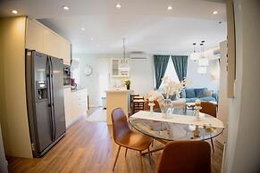 Valentini s Uptown Flat