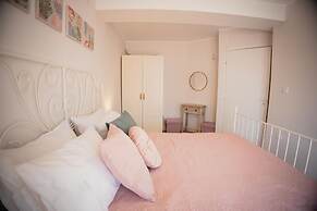 Valentini s Uptown Flat