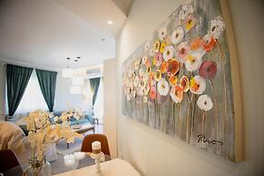 Valentini s Uptown Flat