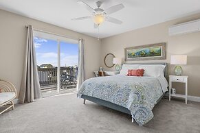 The Salty Pelican 2 Bedroom Townhouse by RedAwning