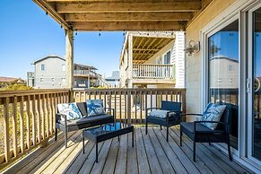 The Salty Pelican 2 Bedroom Townhouse by RedAwning