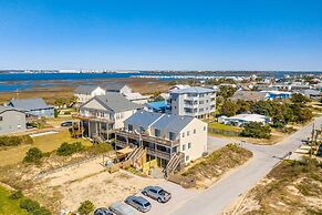 The Salty Pelican 2 Bedroom Townhouse by RedAwning