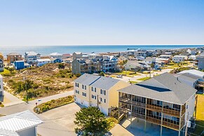 The Salty Pelican 2 Bedroom Townhouse by RedAwning