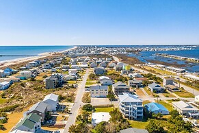 The Salty Pelican 2 Bedroom Townhouse by RedAwning