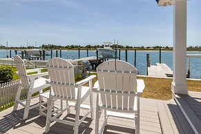 Creek Watch 4 Bedroom Home by RedAwning