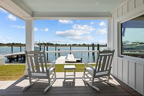 Creek Watch 4 Bedroom Home by RedAwning