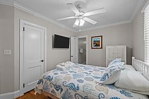 Creek Watch 4 Bedroom Home by RedAwning