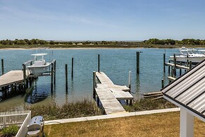 Creek Watch 4 Bedroom Home by RedAwning