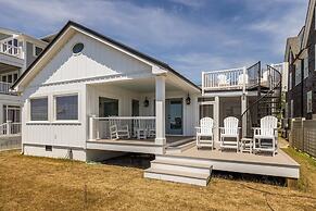 Creek Watch 4 Bedroom Home by RedAwning