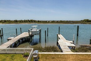 Creek Watch 4 Bedroom Home by RedAwning