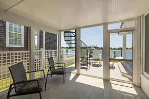 Creek Watch 4 Bedroom Home by RedAwning