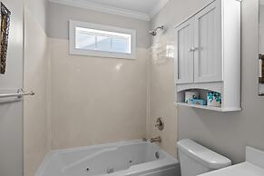 Creek Watch 4 Bedroom Home by RedAwning