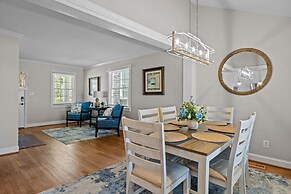 Creek Watch 4 Bedroom Home by RedAwning