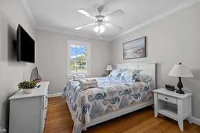 Creek Watch 4 Bedroom Home by RedAwning