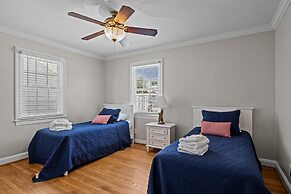 Creek Watch 4 Bedroom Home by RedAwning