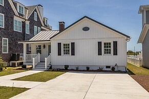 Creek Watch 4 Bedroom Home by RedAwning