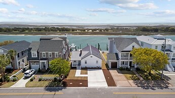 Creek Watch 4 Bedroom Home by RedAwning