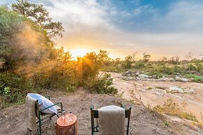Kruger Untamed - Tshokwane River Camp