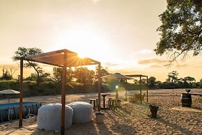 Kruger Untamed - Tshokwane River Camp