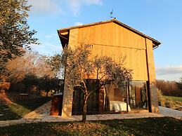 Belvilla by OYO Splendid Chalet With Bubble Bath