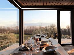 Belvilla by OYO Splendid Chalet With Bubble Bath