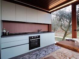 Belvilla by OYO Splendid Chalet With Bubble Bath