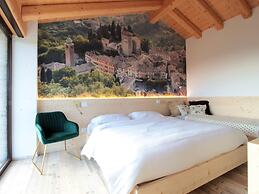 Belvilla by OYO Splendid Chalet With Bubble Bath