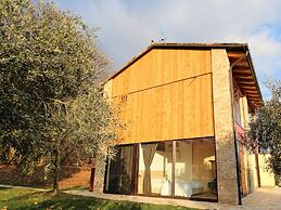 Belvilla by OYO Splendid Chalet With Bubble Bath