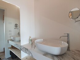 Belvilla by OYO Splendid Chalet With Bubble Bath