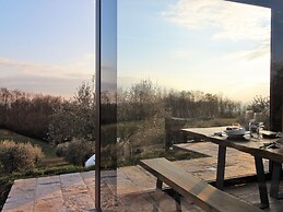 Belvilla by OYO Splendid Chalet With Bubble Bath