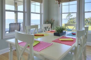 Dolphin Lookout 4 Bedroom Home by RedAwning