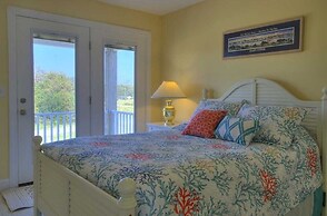 Dolphin Lookout 4 Bedroom Home by RedAwning