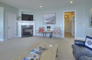 Dolphin Lookout 4 Bedroom Home by RedAwning