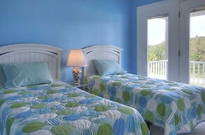 Dolphin Lookout 4 Bedroom Home by RedAwning