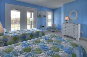 Dolphin Lookout 4 Bedroom Home by RedAwning