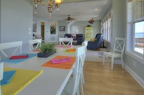 Dolphin Lookout 4 Bedroom Home by RedAwning