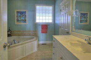 Dolphin Lookout 4 Bedroom Home by RedAwning